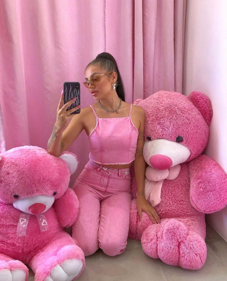 Mika Bryony – Bali in store styling