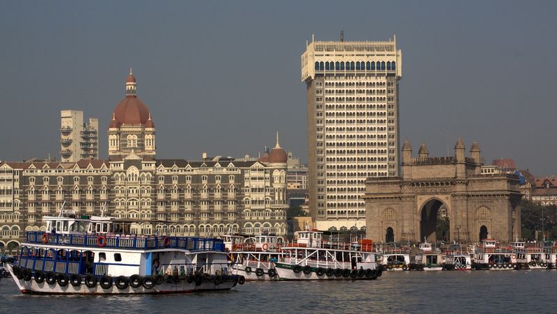  Gateway of India 