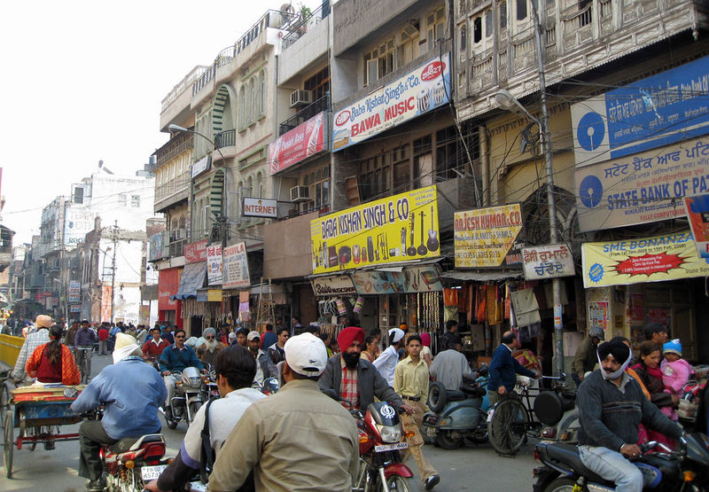 Explore 10 wonderful places for shopping in Amritsar