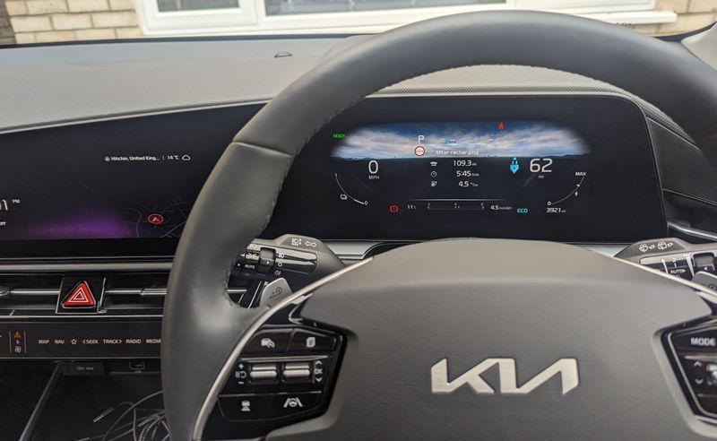 kia_niro_ev_2023_driving_dashboard_view