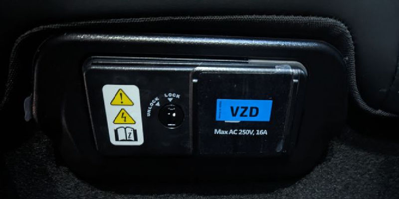 kia_niro_ev_2023_internal_power_outlet_250volt