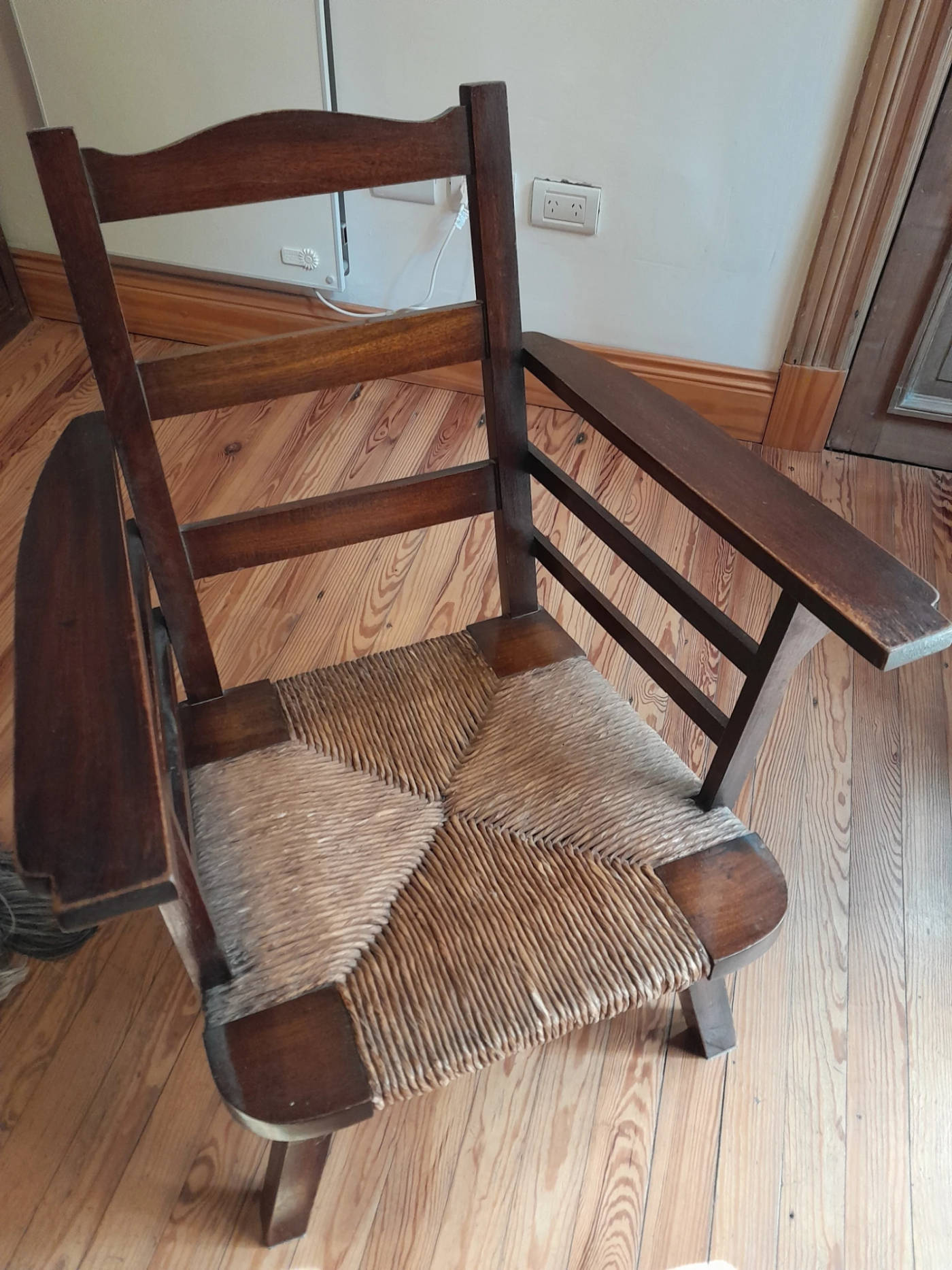 Sillón antiguo de un cuerpo  — foto 3