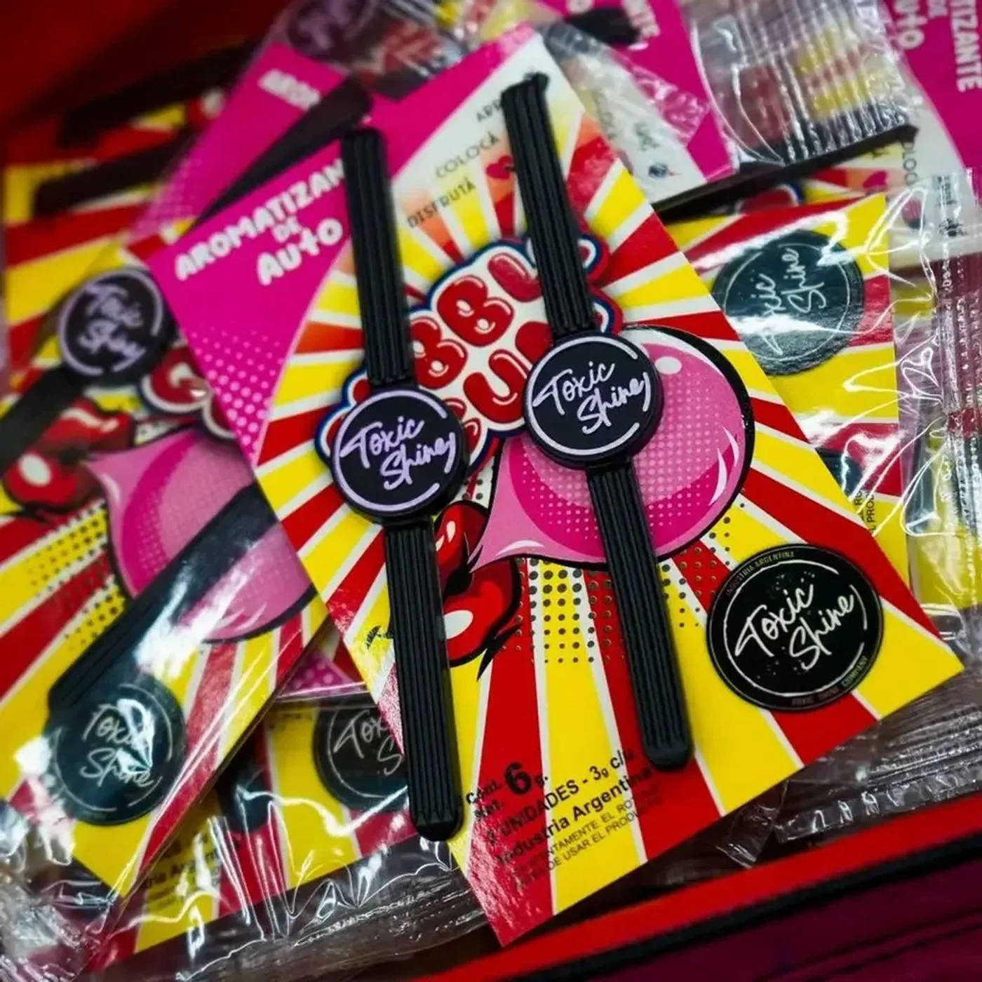 Aromatizante Auto Clip Rejilla Bubblegum Toxic Shine Negro — foto 2