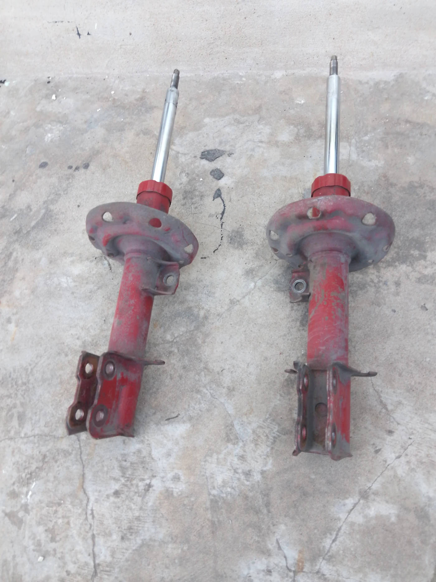 AMORTIGUADORES SUSPENSION AUTO CORSA (USADO/PARA REPARAR/REACONDICIONAR) VENDO KIT  — foto 2
