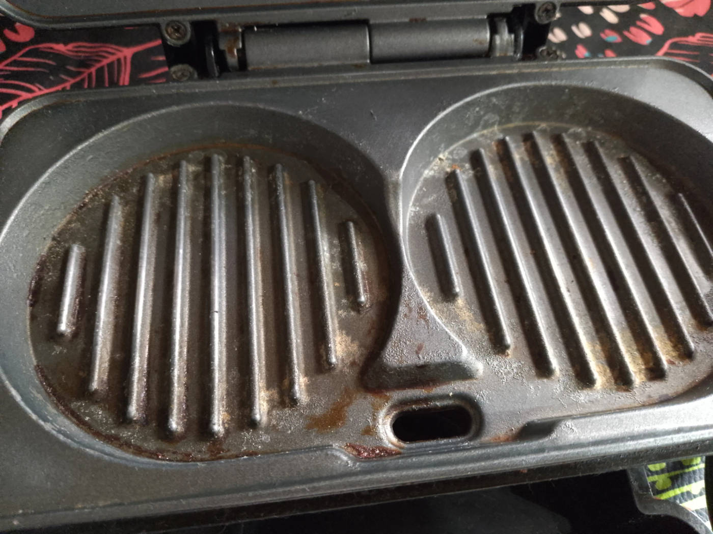 hamburguesera electrica kanjo home poco uso funciona todo (cocinas 2 medallones a la vez rapidos) — foto 3