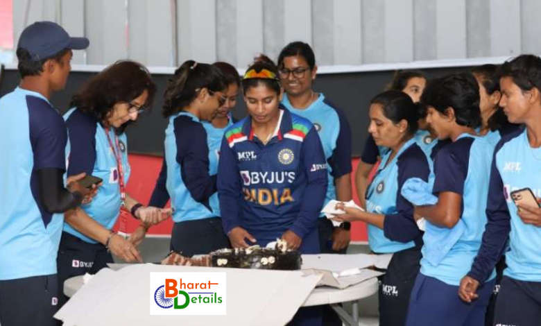 Mithali Raj Cake Cutting