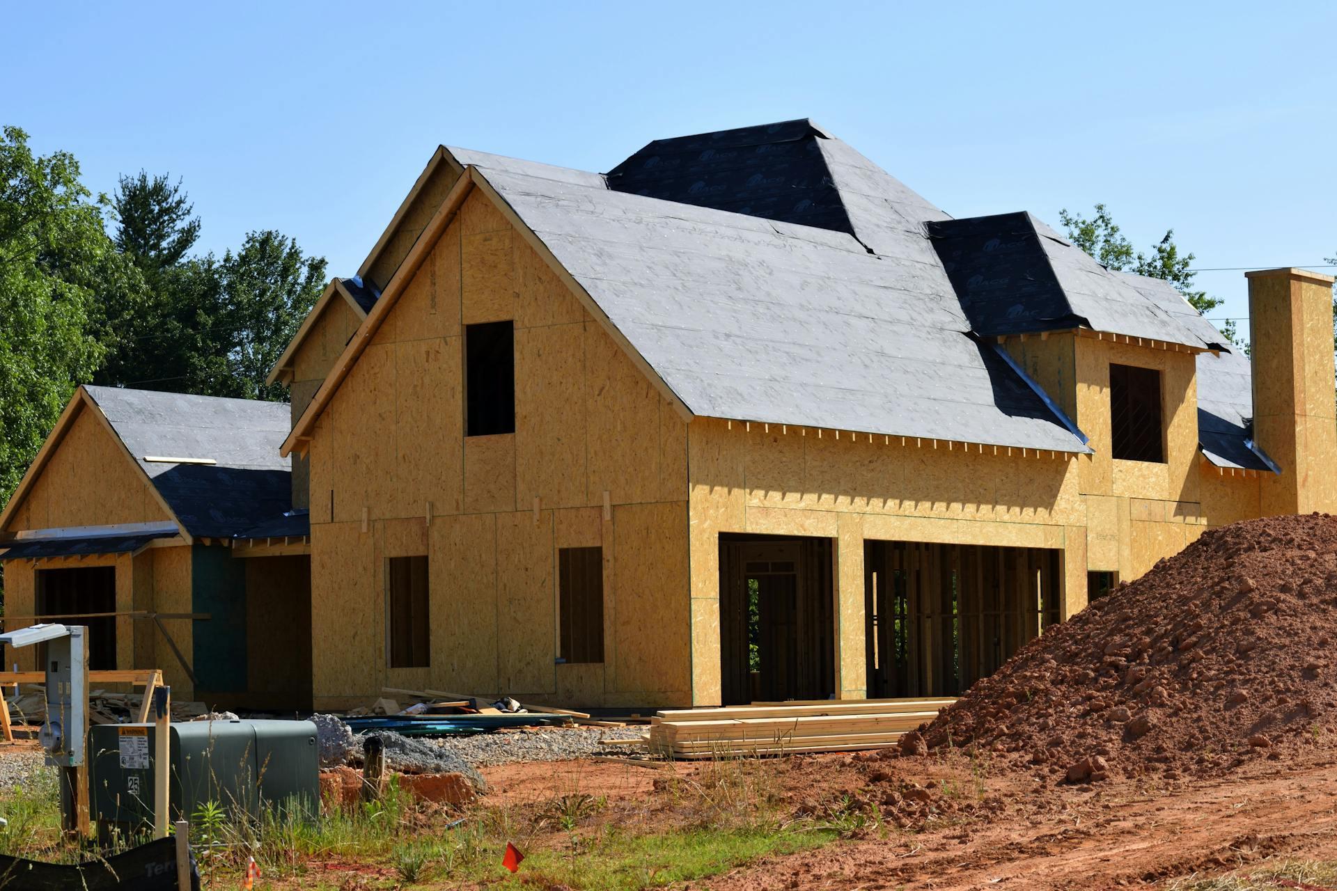 Roofing service by Jiyology Construction