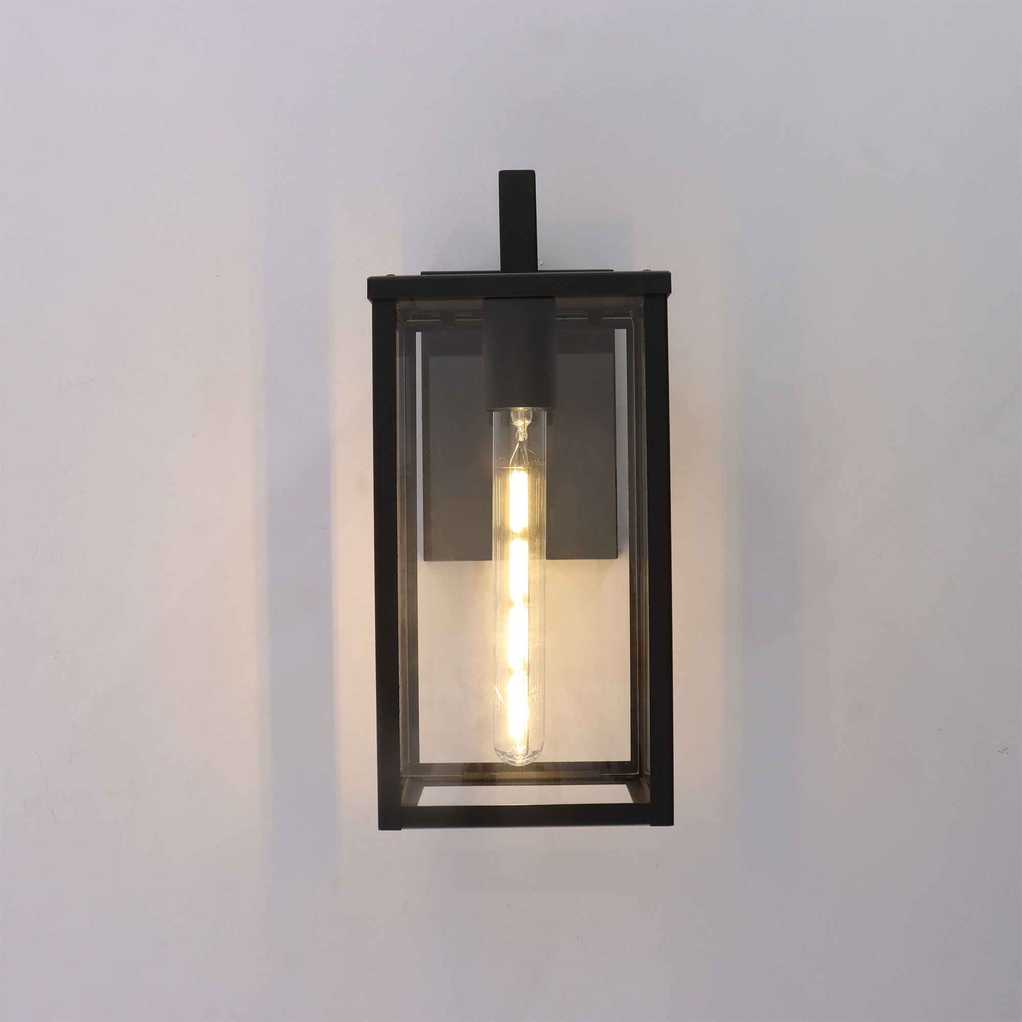 westgate-ERSH-1325-BK-e26-glass-wall-sconce-application-front.jpg