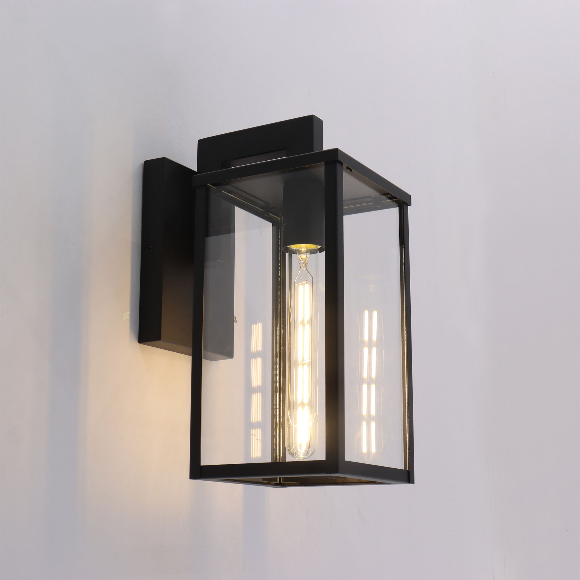 westgate-ERSH-1325-BK-e26-glass-wall-sconce-application.jpg