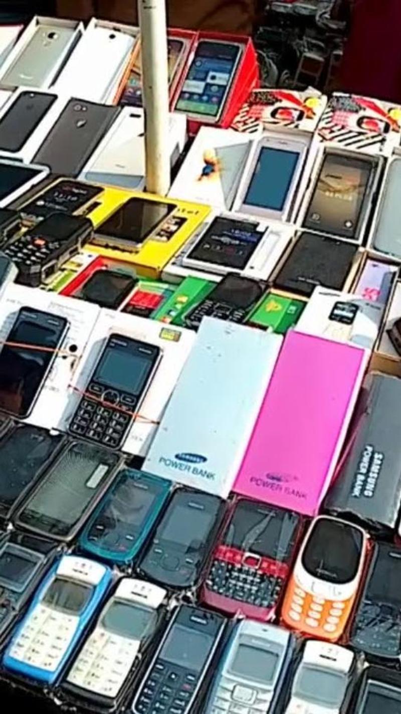 Wholesale Mobile Market in Kolkata