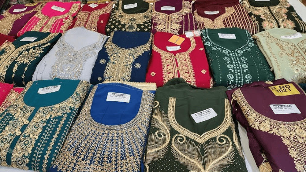Wholesale Pakistani Suits in Surat