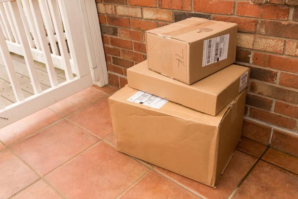 Shipping Hacks: Cutting Transit Time From Shenzhen to Delhi Without Blowing the Budget