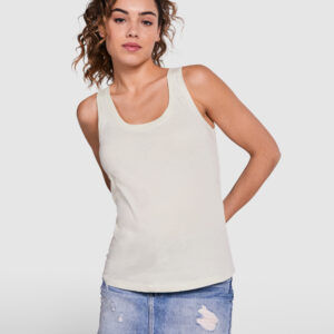 Camiseta entallada, con sisas y escote ribeteado - 6536_264_1_1