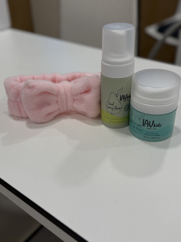 Kids Gelaatverzorging: reiniger & crème + GRATIS HAARBAND ( gevoelige huiden of acne huiden) - Herent