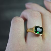 Waterproof Crystal Signet Ring 18K Gold Green MEDIUM SIZE - Diest