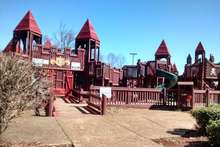 Near by Don Fox Community Park. Splash pad, walking track, & playground.