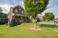 Beautifully landscaped yard!