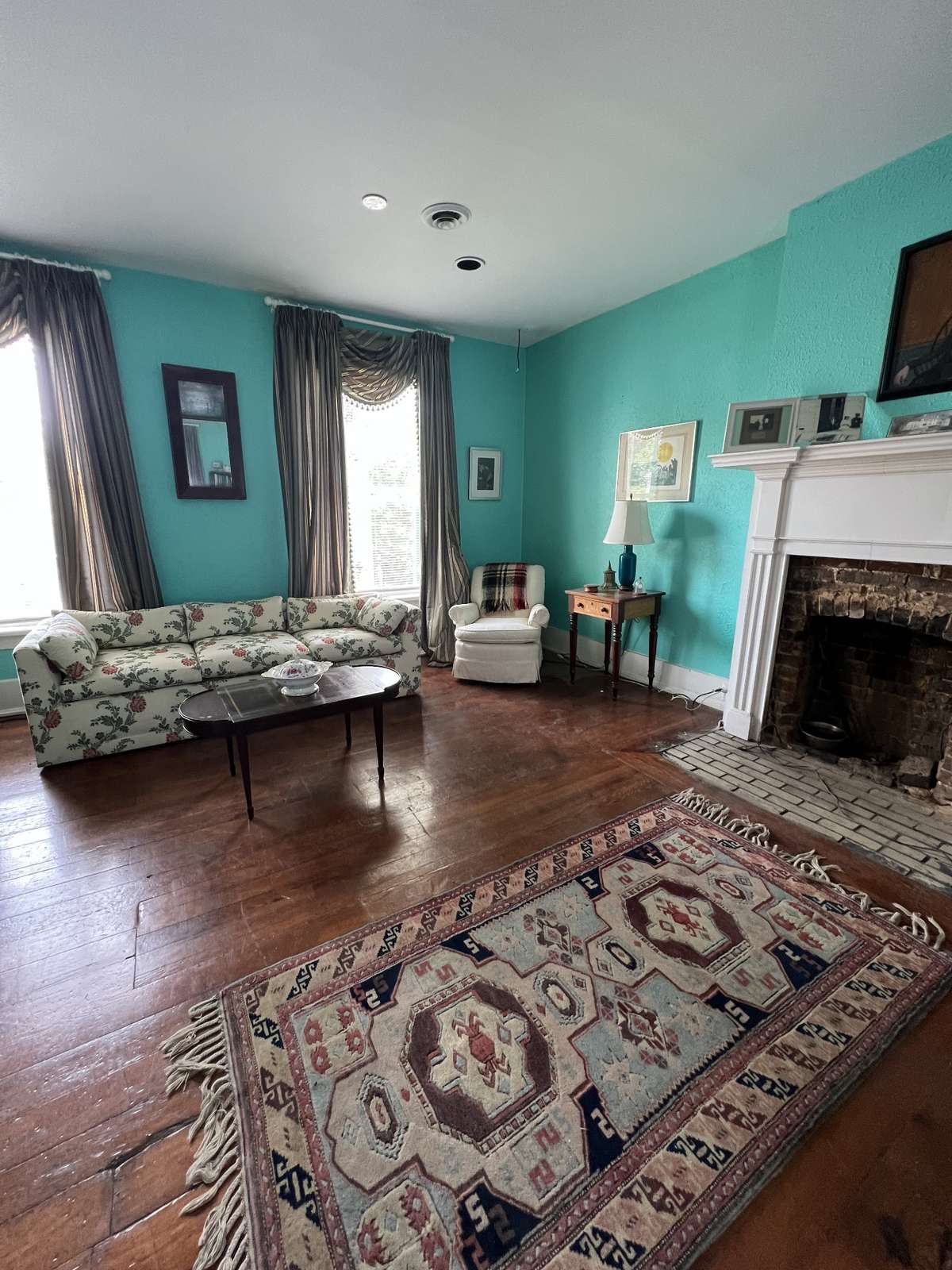 UPSTAIRS GUEST BEDROOM