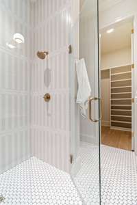 Large Spa-like Guest Bath Shower