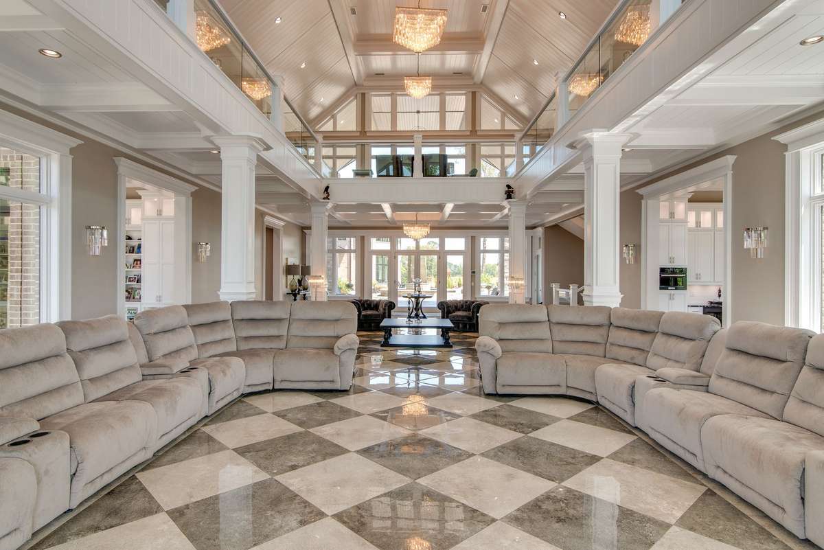 The design of the interior the main hall was modeled after a resort.  You'll feel like you're on vacation every day.