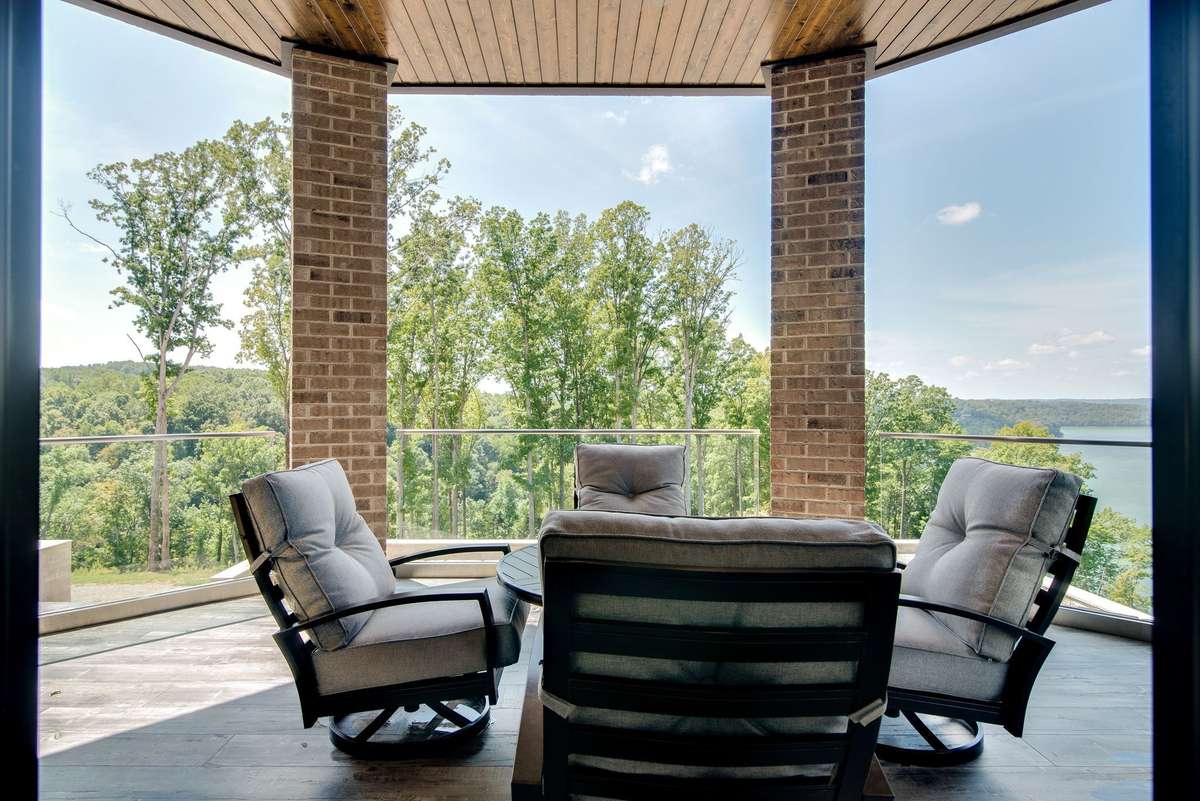 This is the prefect place to start or end your extraordinary day at Grand View Manor.