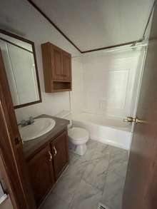 1999 Manufactured Home Bath