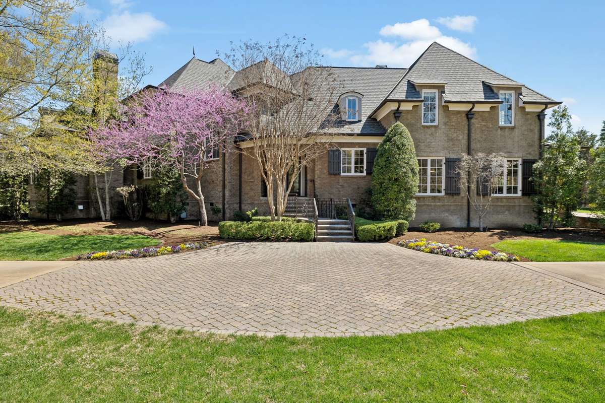 Picture the possibilities: a sparkling pool for endless summer days, a cozy firepit for cool nights, or a raised garden bed where you can cultivate your favorite blooms.
