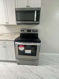 Beautiful New Electric Stovetop and Oven.