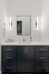 Jack -n- Jill bath between bedroom 3&4