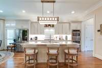 Well designed kitchen, perfect location for entertaining.