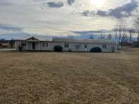 720sq ft Efficiency Apartment (1BR/1 Bath) plus Storage Shed
