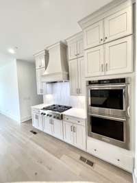 KitchenAid Stainless Appliances. Built-In Double Ovens with Upper / Lower Convection.