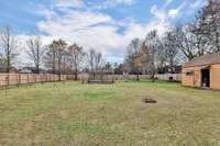 Stunning fully fenced and private lot-just under an acre at 0.83!! 209 Fieldstone Dr.   Murfreesboro, TN 37127