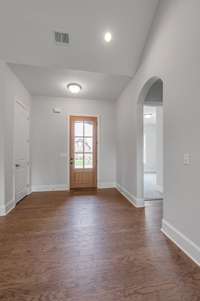 Foyer   *Photo is of a previously built Riviera & another Dalamar Homes Community. Standard features & selections may vary.*