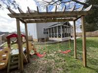 Trellis swing set