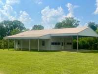 Large Barn w/ Bunk House Quarters for Caretaker (*Not counted in Living Square Footage)