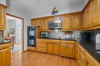 Lovely Spacious Kitchen with built-in appliances