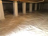 Fully encapsulated crawlspace w/ 9' ceilings!