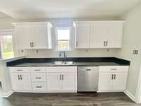 Kitchen - granite countertops