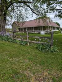 Come see this 8.54 acres in beautiful Rockvale that could be your slice of heaven. These beautiful blooming flowers stay with the home.