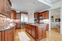 Open eat-in kitchen w/tons of cabinet space