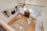 Large family room w/2 story vaulted ceiling