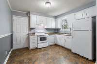 Large Kitchen with TONS of Cabinet Space!!