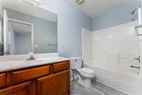 Secondary full bathroom