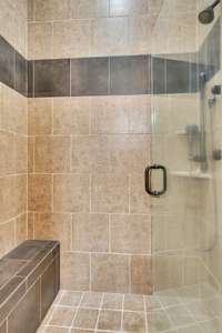 Shower with bench seating