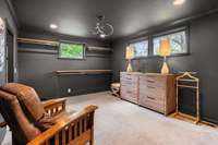 Versatile 3rd bedroom. Perfect for guests or home office.