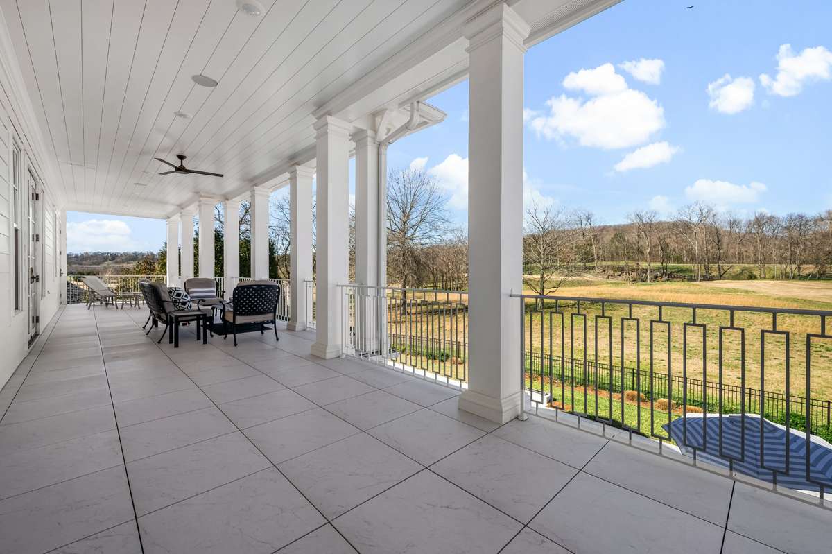 Upper Covered Porch 10' Ceilings