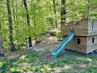 The best woodsy surround for your own private hikes or let your kids or grandkids have the BEST time in these beautiful woods!