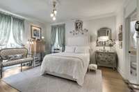 Guest Room 2 - ANTIQUE ACCENTS