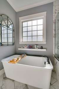 Soaking tub